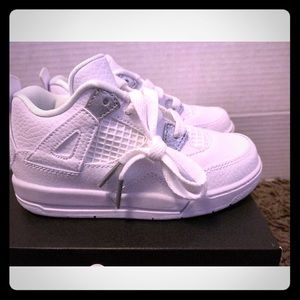Air Jordan Retro 4 Pure Money